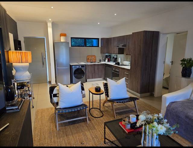 2 BEDROOM FLAT TO LET IN MORNINGSIDE